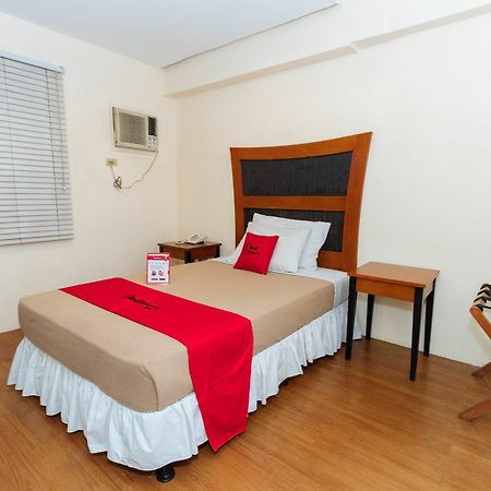 Reddoorz @ Amorsolo Makati Makati City Exterior foto