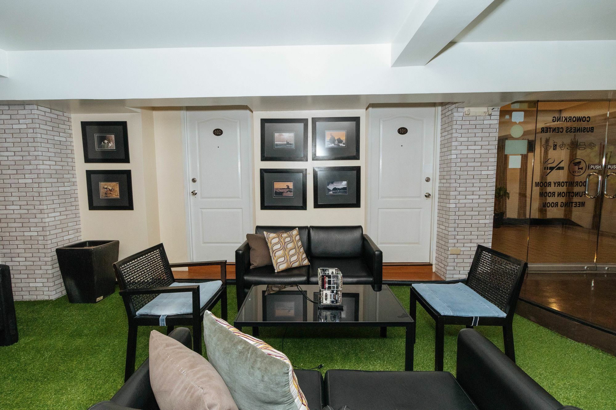 Reddoorz @ Amorsolo Makati Makati City Exterior foto